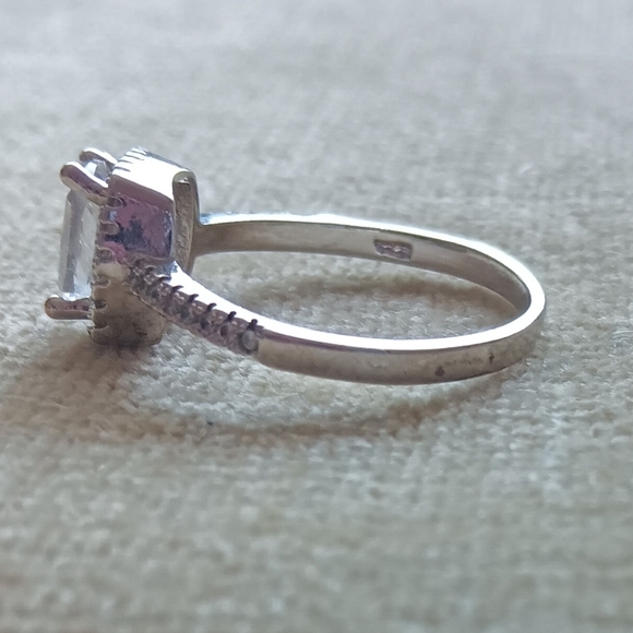 Silver Tone Cubic Zirconia Sparkly Cocktail Ring - Picture 6 of 8